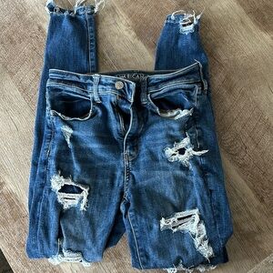 American Eagle distressed jegging